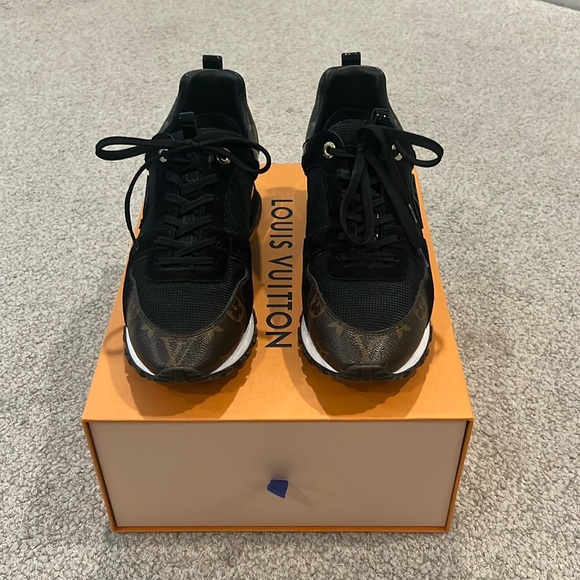 Louis Vuitton Run Away monogram sneaker runner - Picture 1 of 13